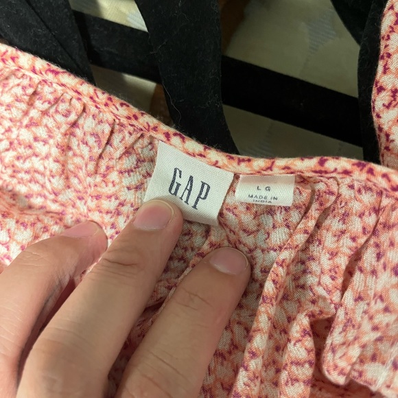 GAP flowy red top - Picture 2 of 2